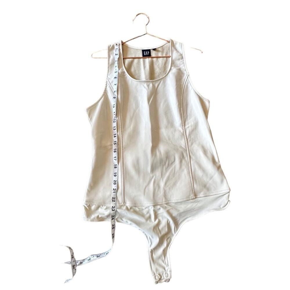 GAP vegan leather Women’s Sleeveless cream Scoop Bodysuit size large NWOT - Picture 3 of 7